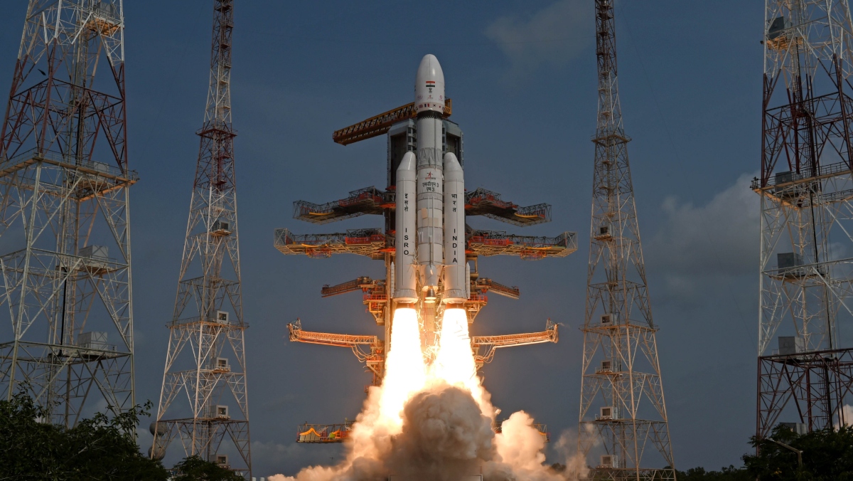 ISRO LVM3 Rocket Successfully Injects 36 Internet Satellites of UK-Based OneWeb Group Company Into Intended Orbits